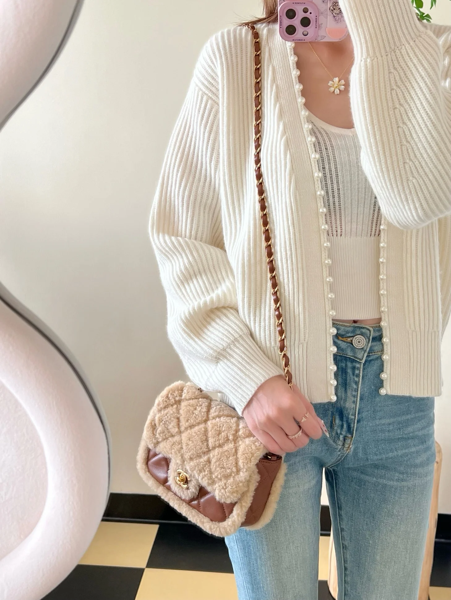 Сумка Chanel с клапаном и цепочкой в ??виде плюшевого мишки из 24-каратного золота (маленькая).