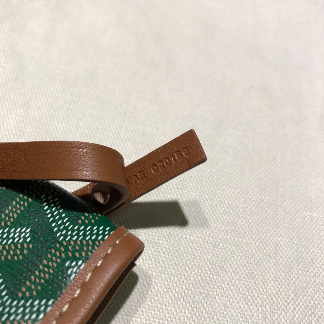 Гойяр-Сен-Луи-Пертюи-зеленый