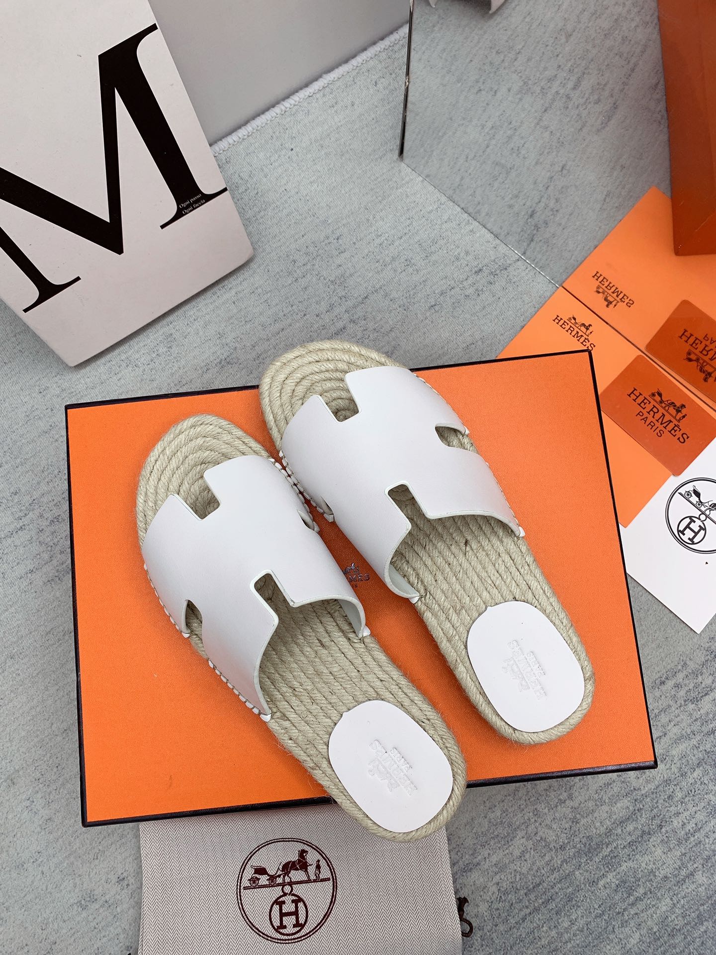 Мужские плетеные тапочки Hermes