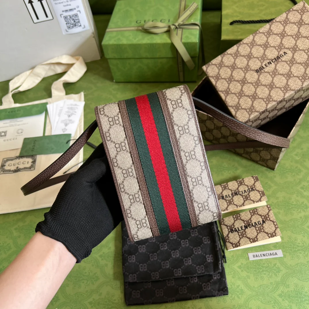 Gucci x Balenciaga 联名手机包