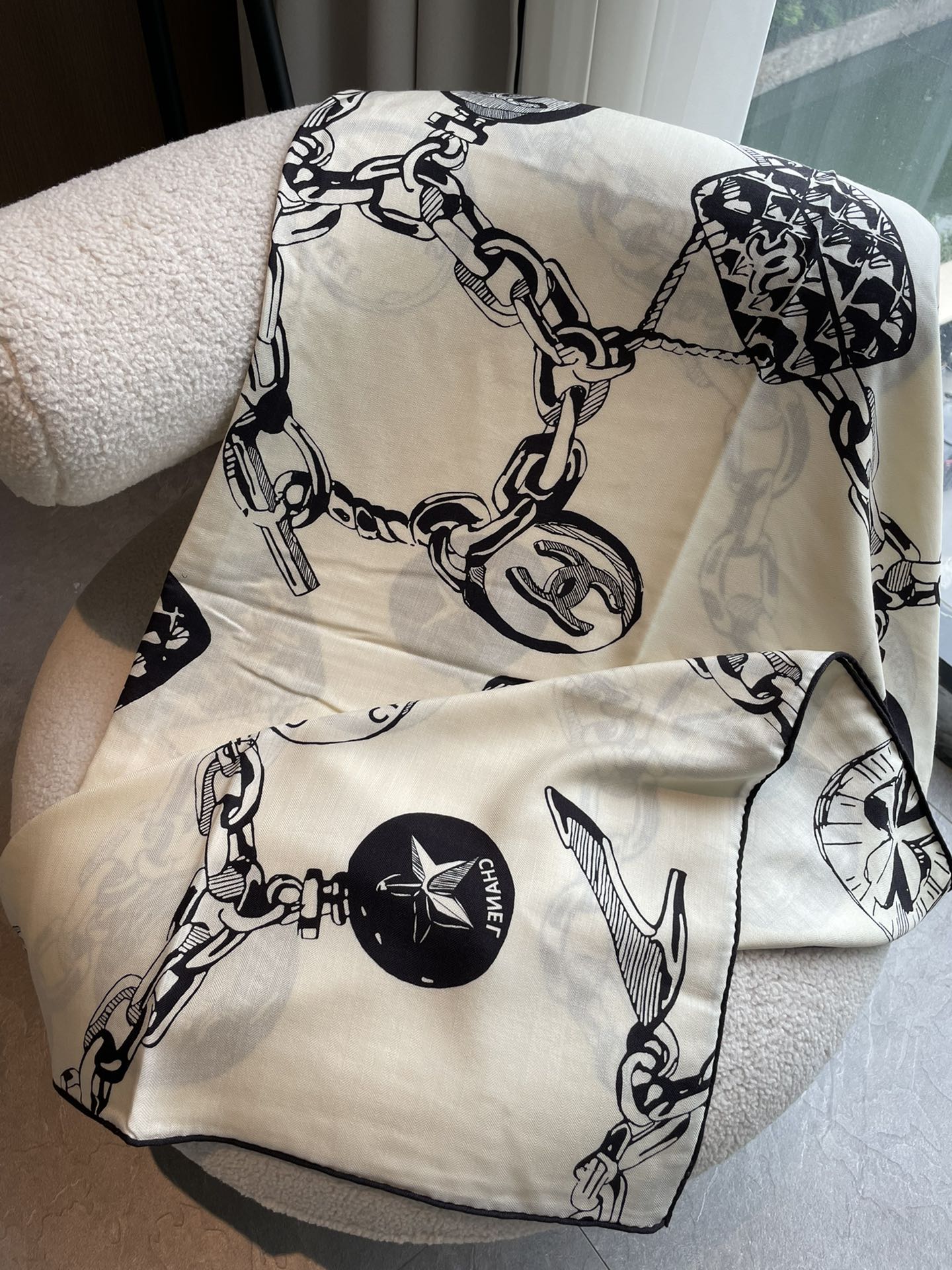 Бархатный шарф Chanel 2024 - 140-140