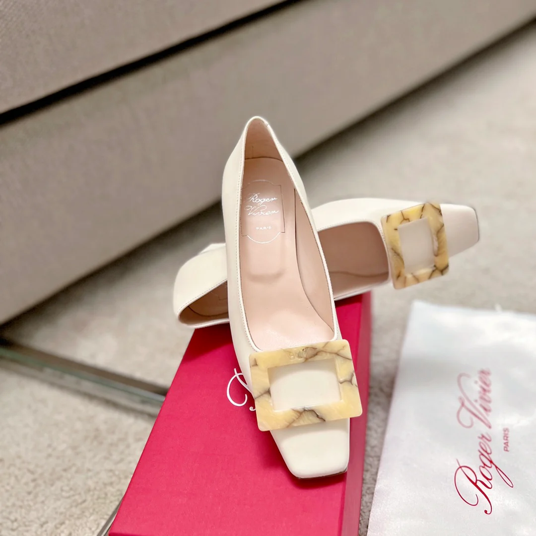 Туфли RV - массивные туфли на толстом каблуке с перламутровым узором в виде облаков - кремовый цвет - высота каблука 4-5 см