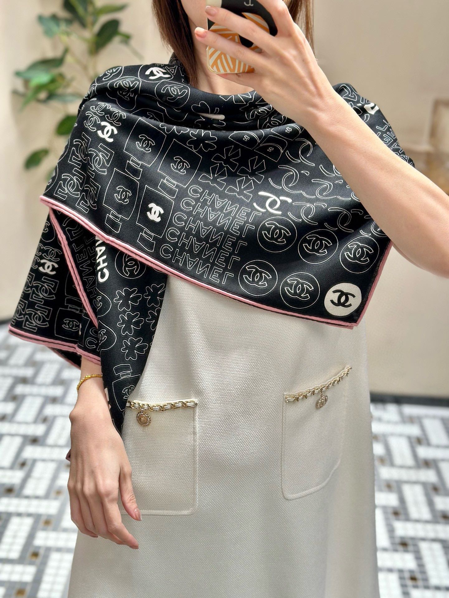 Стеганый бархатный шарф Chanel 2024 года - 140-140