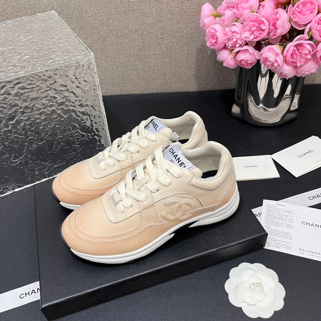 Повседневные туфли Chanel 2024 года - абрикосовый цвет