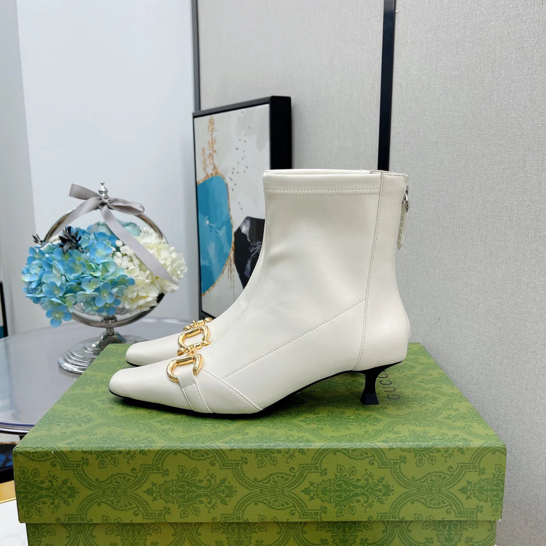 Ботинки Gucci Street с пряжкой, острым носком и низким каблуком