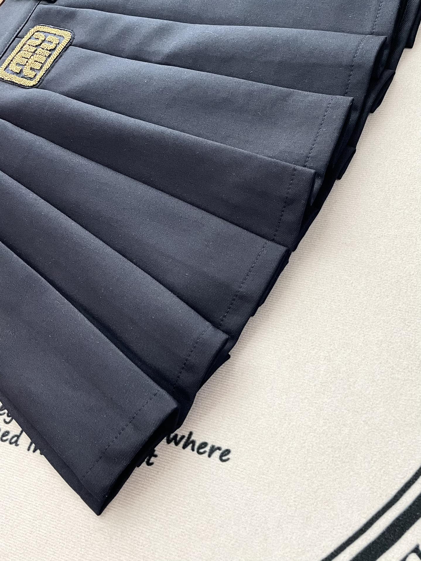 Miu Miu - 2404 - Мини-юбка А-силуэта с вышивкой золотой нитью