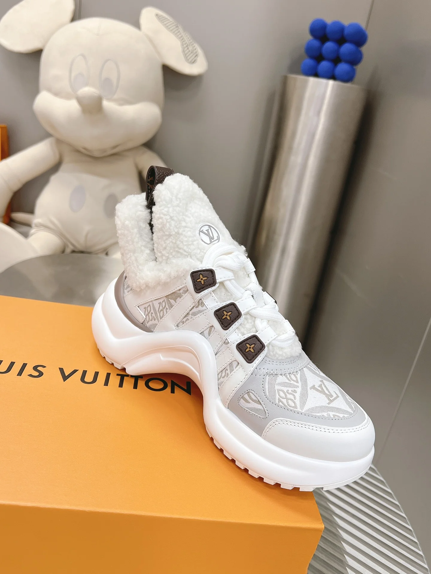 LV - Массивные туфли из шелковой кожи - Бело-серые