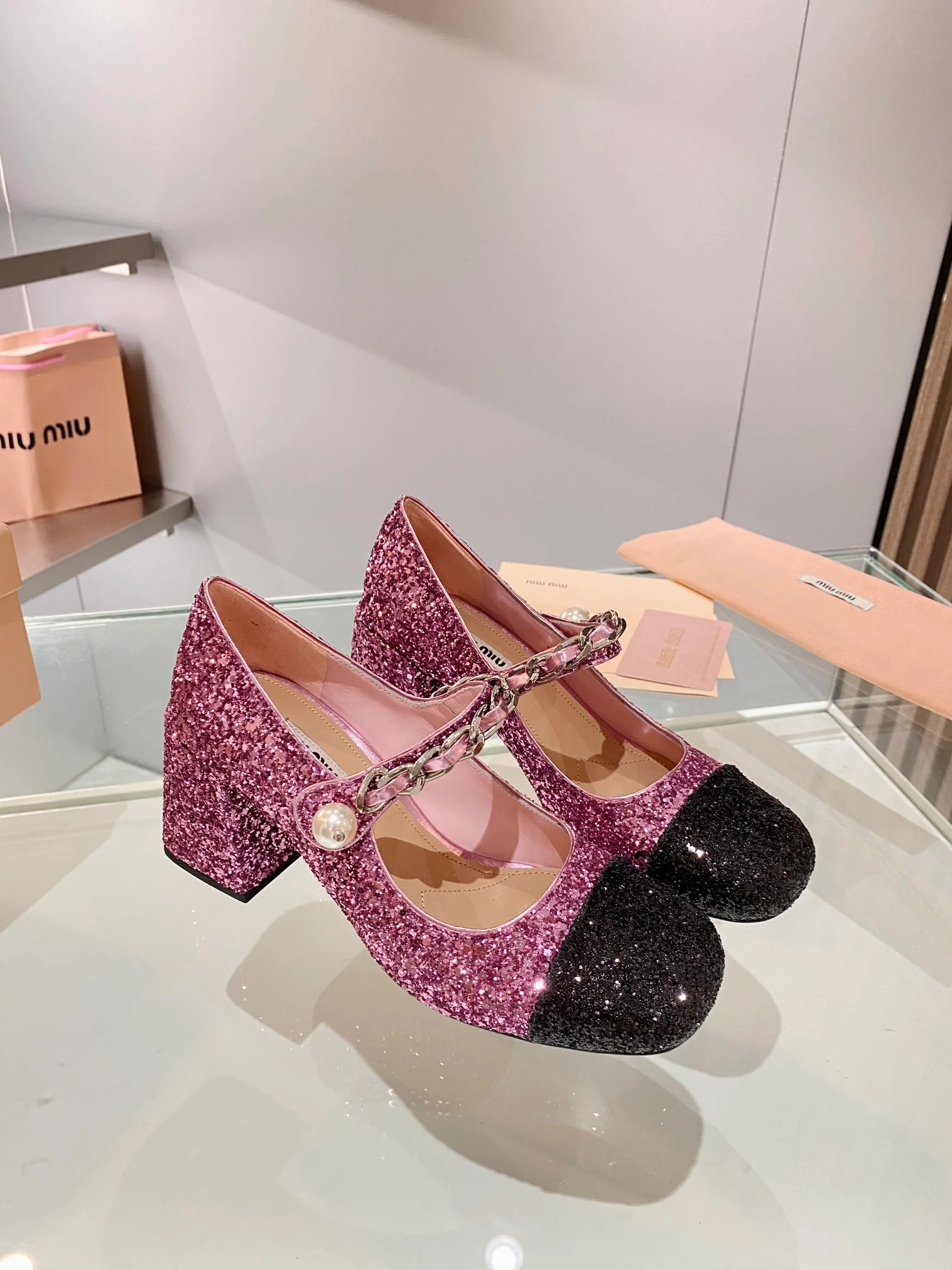 Новые поступления коллекции Miu Miu осень/зима 2023 - Балетки - Туфли на массивном каблуке - 7 см - Розовые