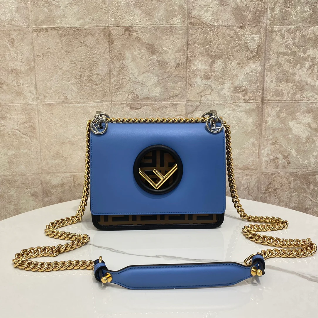 Сумка Fendi серии F — кожаная, на цепочке — маленькая — синяя