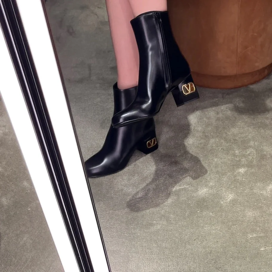 Valentino - Ботильоны из эластичной кожи с лоскутным дизайном - Каблук с ажурной фурнитурой