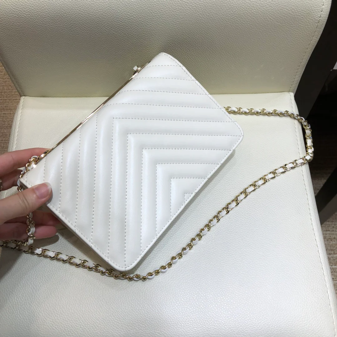 Chanel-trendy-cc-woc-19cm-1