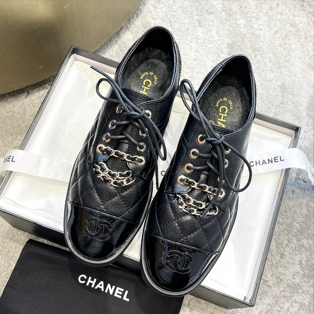 Новинка сезона весна/лето 2023 от Chanel - Стеганые лоферы - Черные