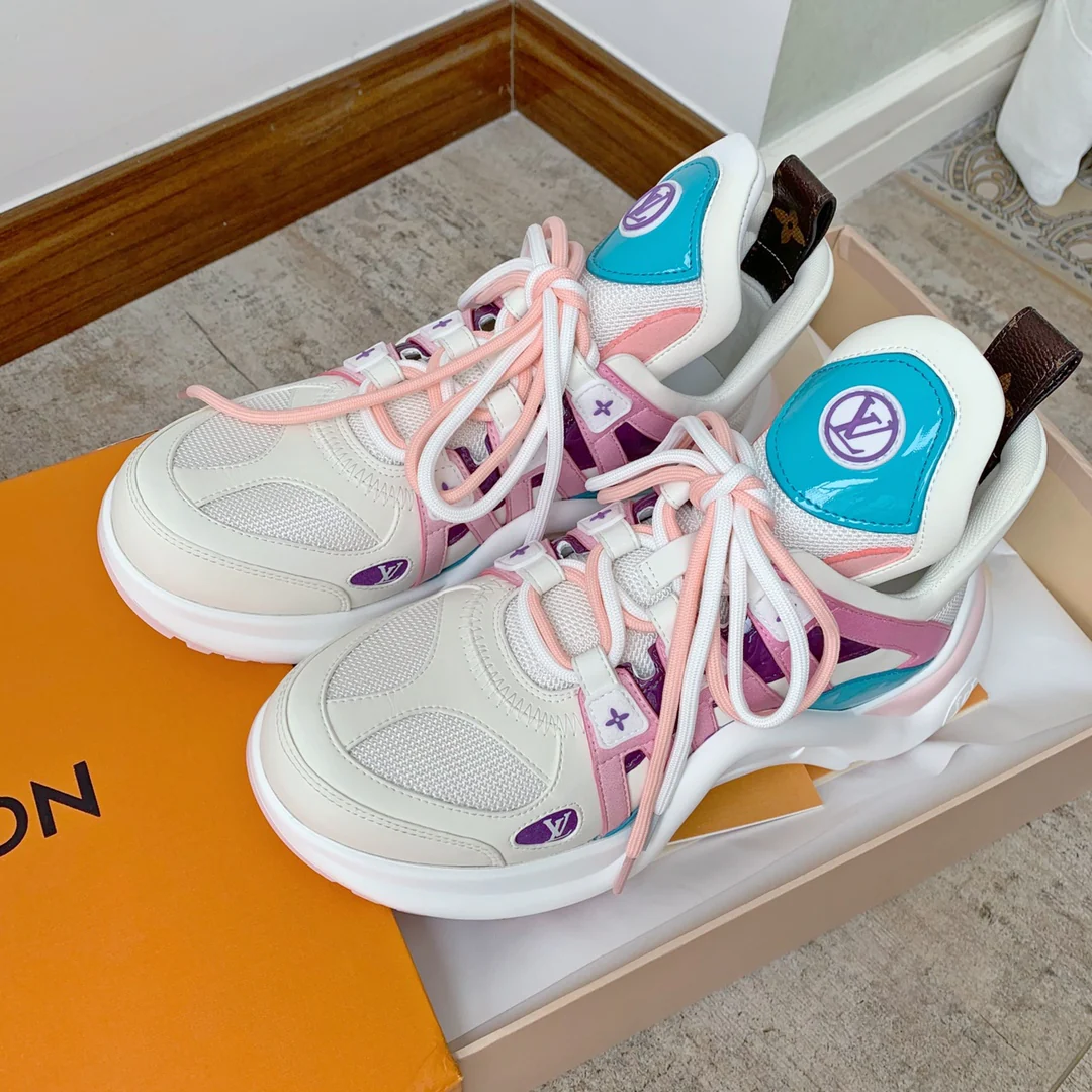 Серия LV-Archlight - Новые кроссовки для папы - 3