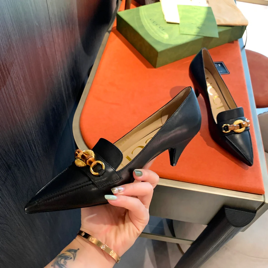 Туфли на каблуке с острым носком от Gucci