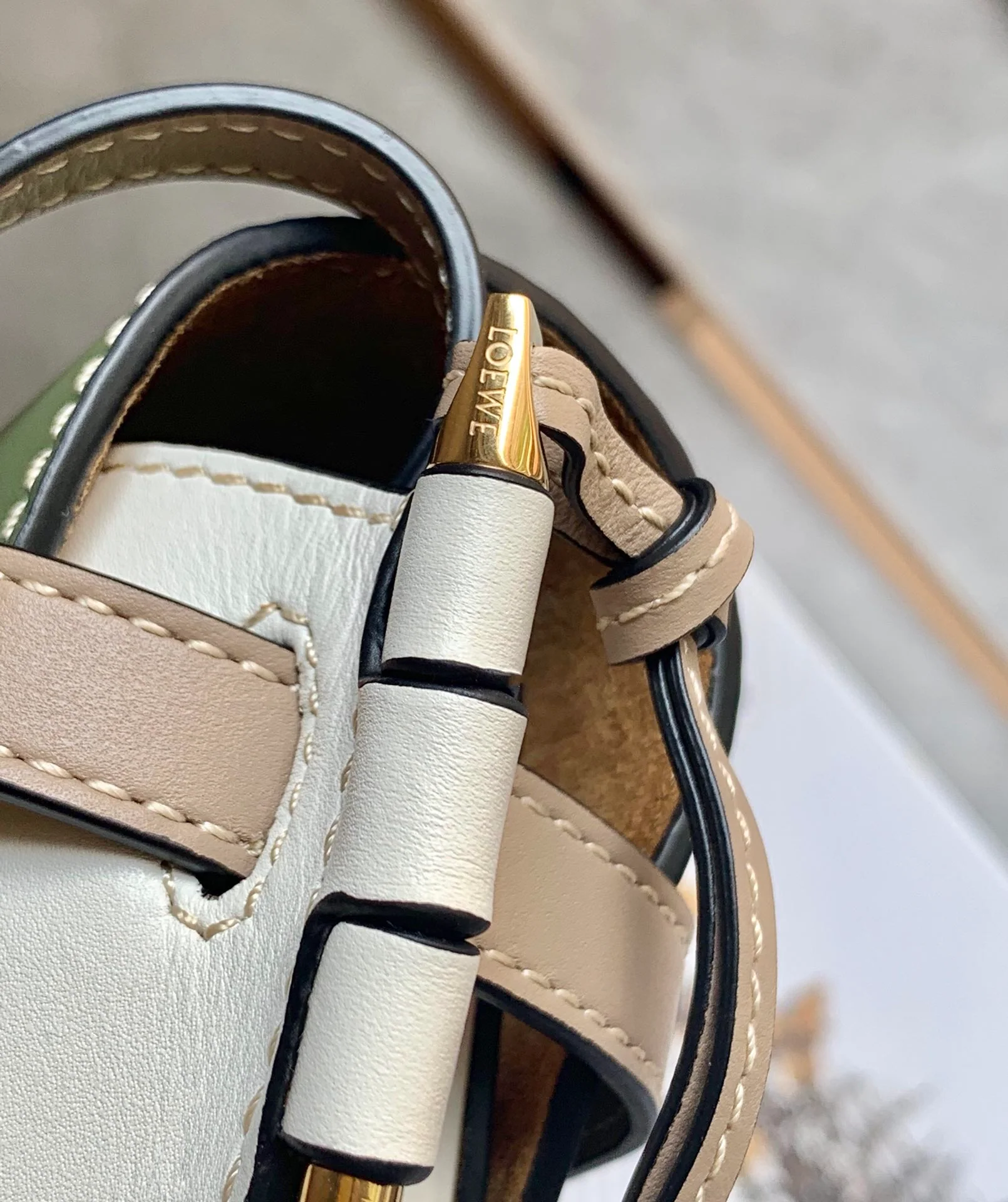 Loewe-gate-mini-21x12-5x9-5-cm-6