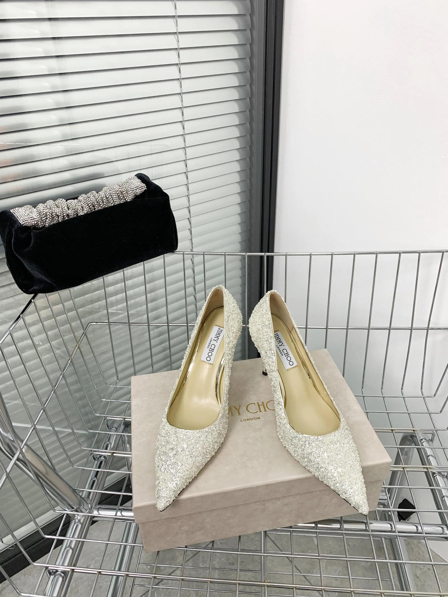 Новые поступления коллекции Jimmy весна/лето 2022 - Туфли на высоком каблуке с пайетками - 4