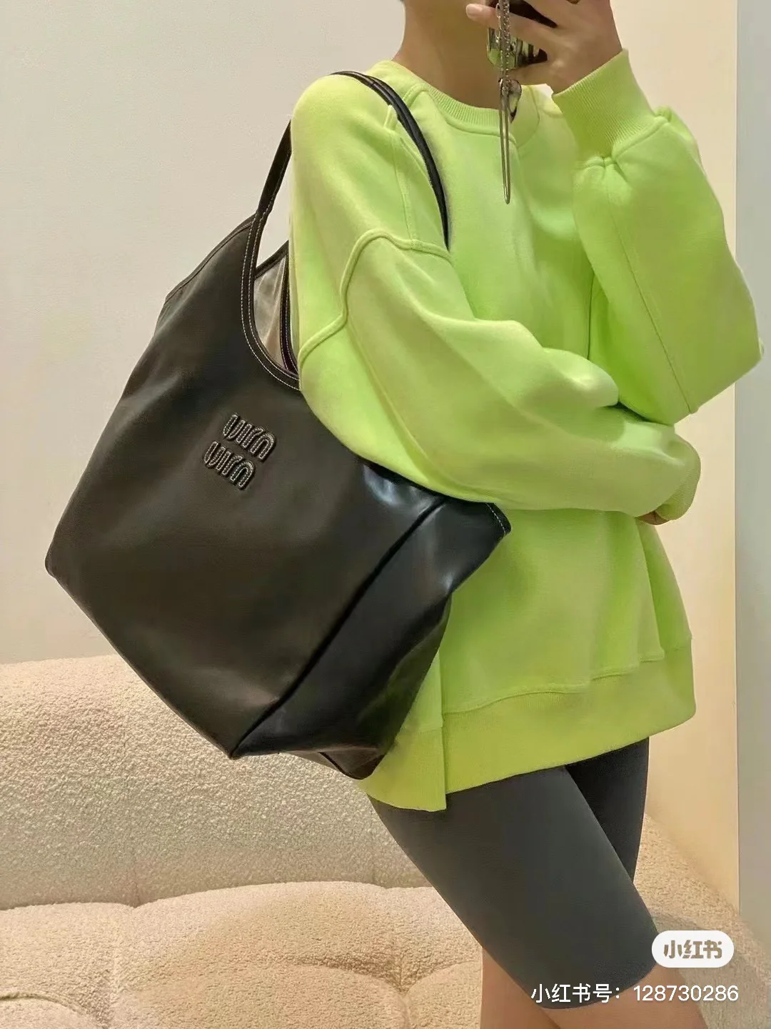 Сумка-тоут Miu Miu Ivy - Большая - Изготовлена ??из натуральной кожи, черная