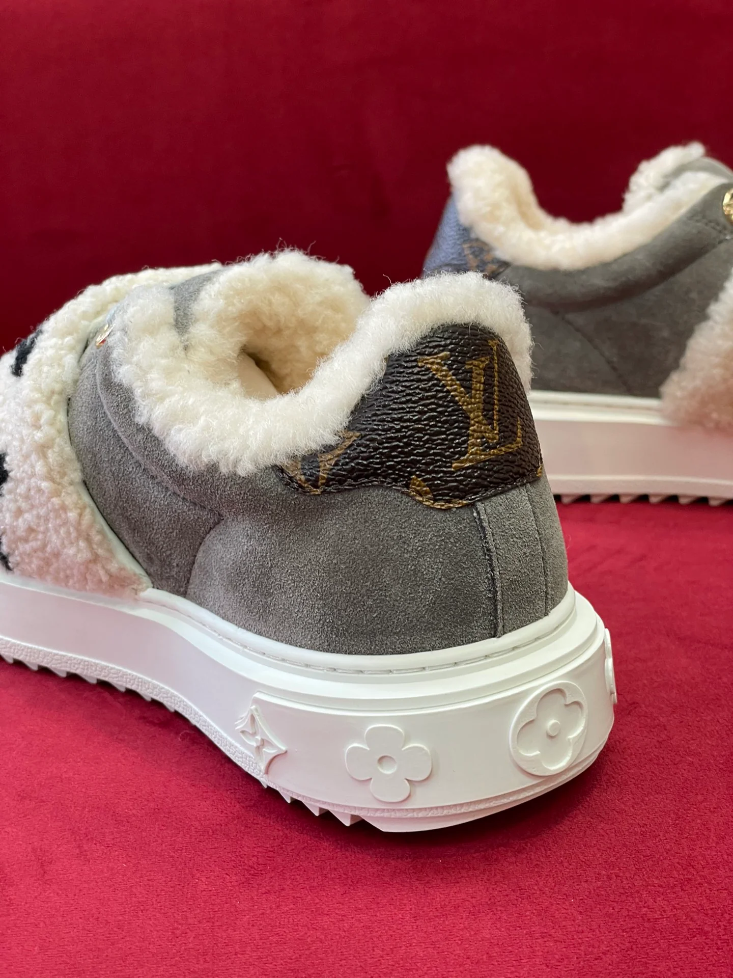 Кроссовки LV на платформе из классической замши, коллекция осень/зима 2022 - 1