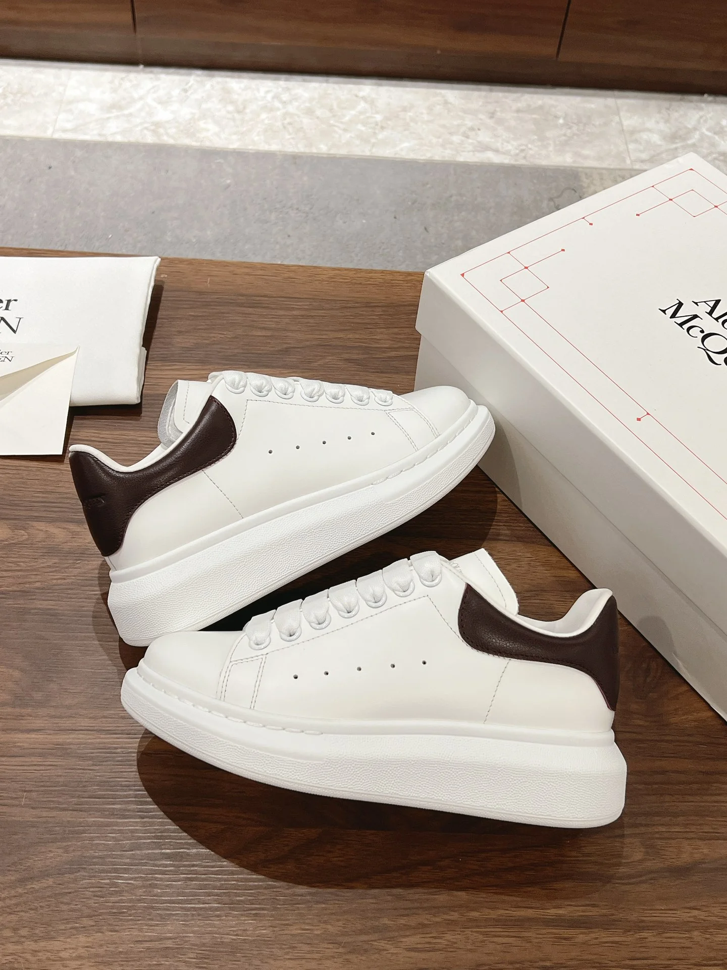 Скейтбордные кроссовки McQueen 2024 — темно-коричневые