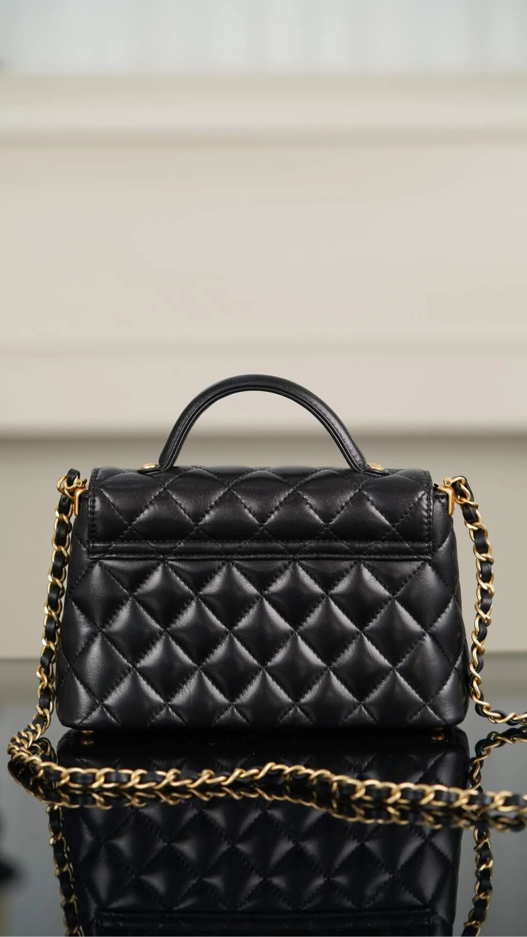 Сумка Chanel 25p Handle Flap Bag (квадратная) - черно-золотая