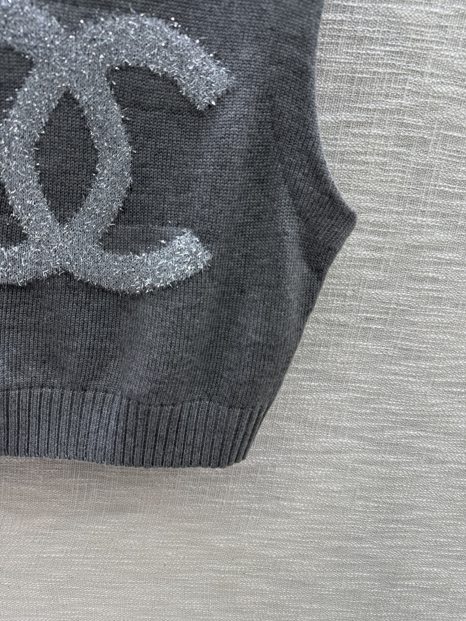 Вязаный жилет Chanel 2403 Double C - серый