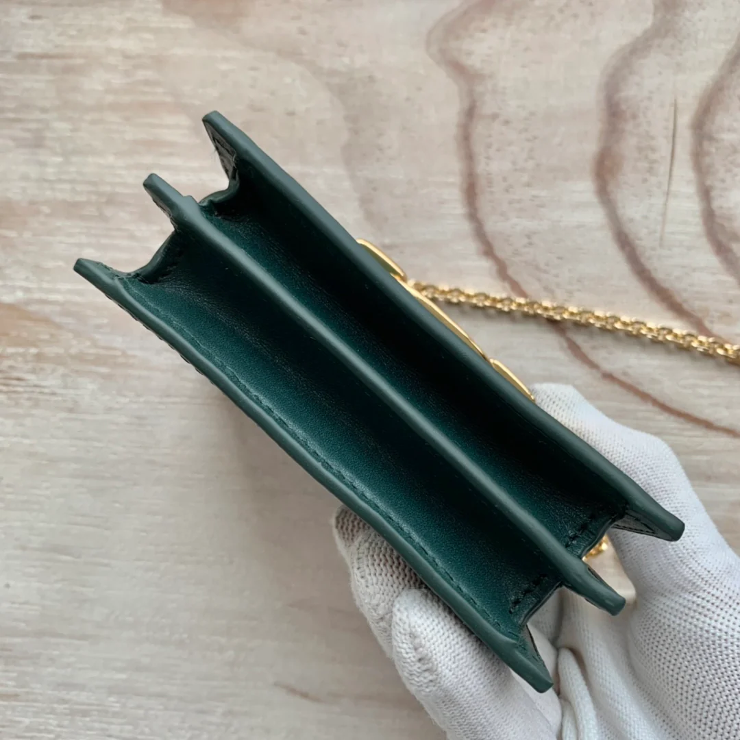 Celine - Держатель для карт на цепочке из глянцевой телячьей кожи - 3 шт.