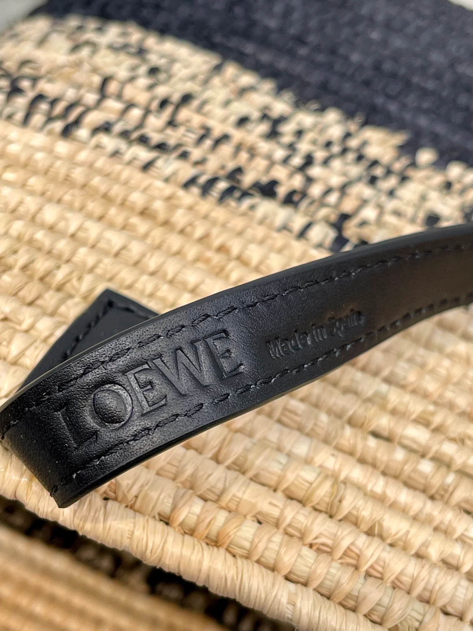 Летняя лимитированная серия соломенных сумок Loewe