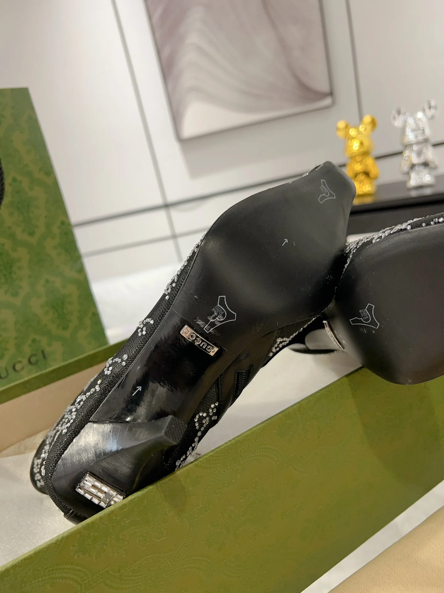 Gucci - Ботильоны на шпильке с сетчатыми вставками и стразами - Черные