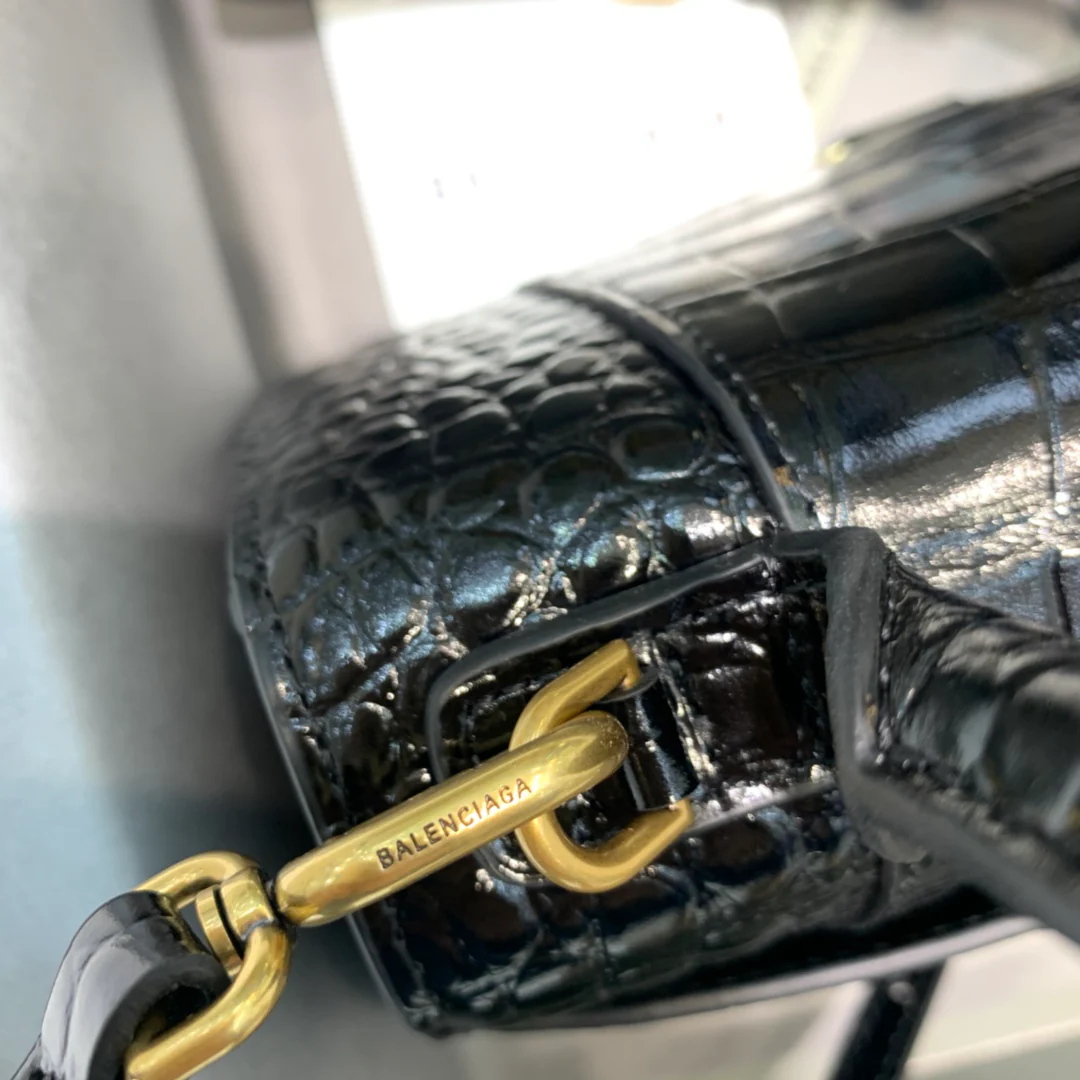 Сумка Balenciaga Hourglass - Черная с крокодиловым рисунком - Золотая фурнитура