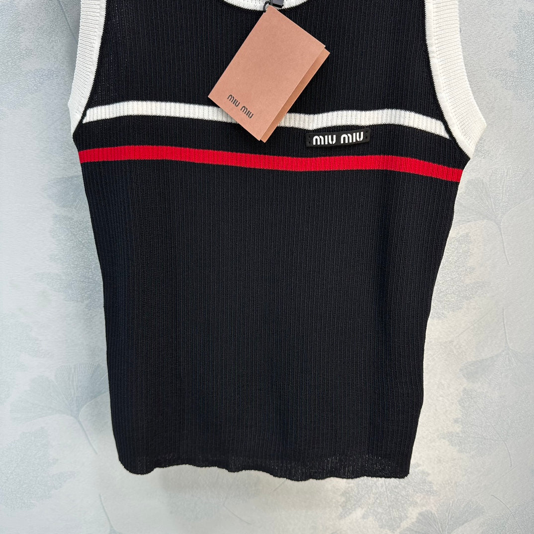 Miu Miu-2404 - Приятный для кожи жилет из шелкового хлопка с круглым вырезом и полосатым дизайном в стиле колор-блок.