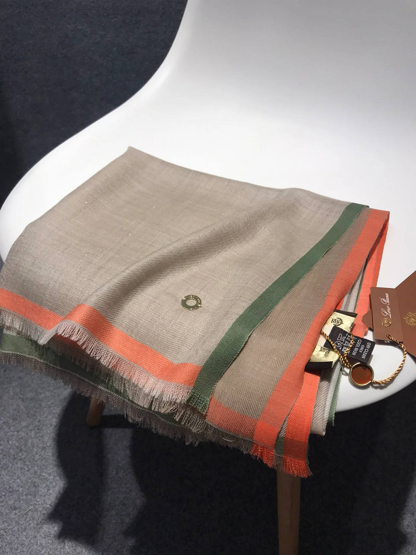 Кашемировый шарф Loro Piana Gradient Fine Line с металлическим блеском - 110 см