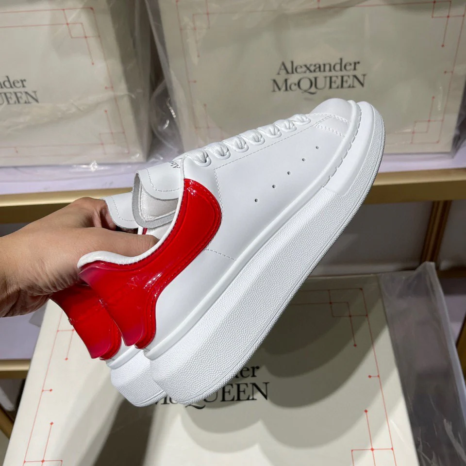 Классические белые кроссовки McQueen - унисекс - с большим красным каблуком-?желейкой? - Премиум-издание