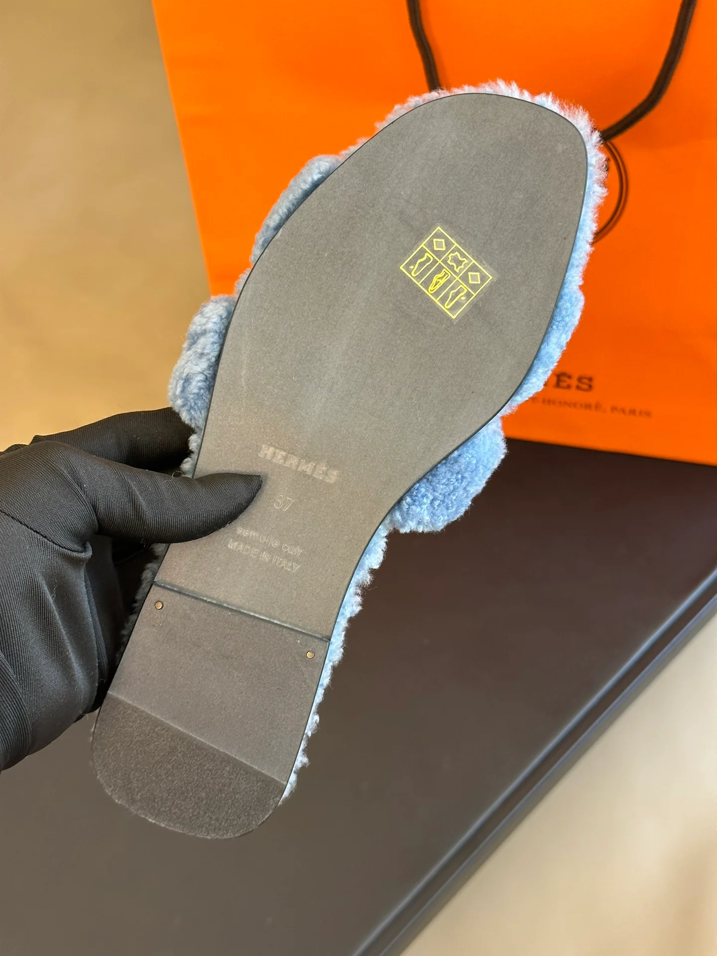 Сандалии Hermes 2024 с кудрявым мехом - синие