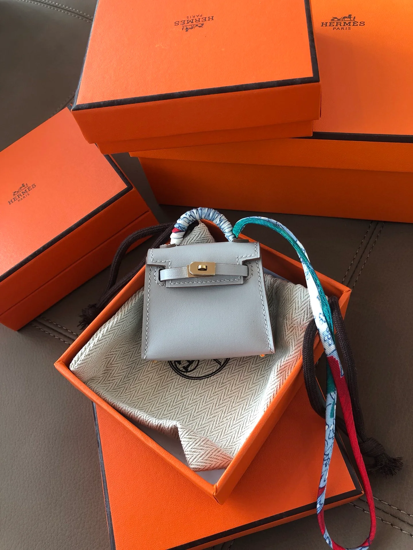Брелок для сумки Hermes Kelly из таделактовой кожи