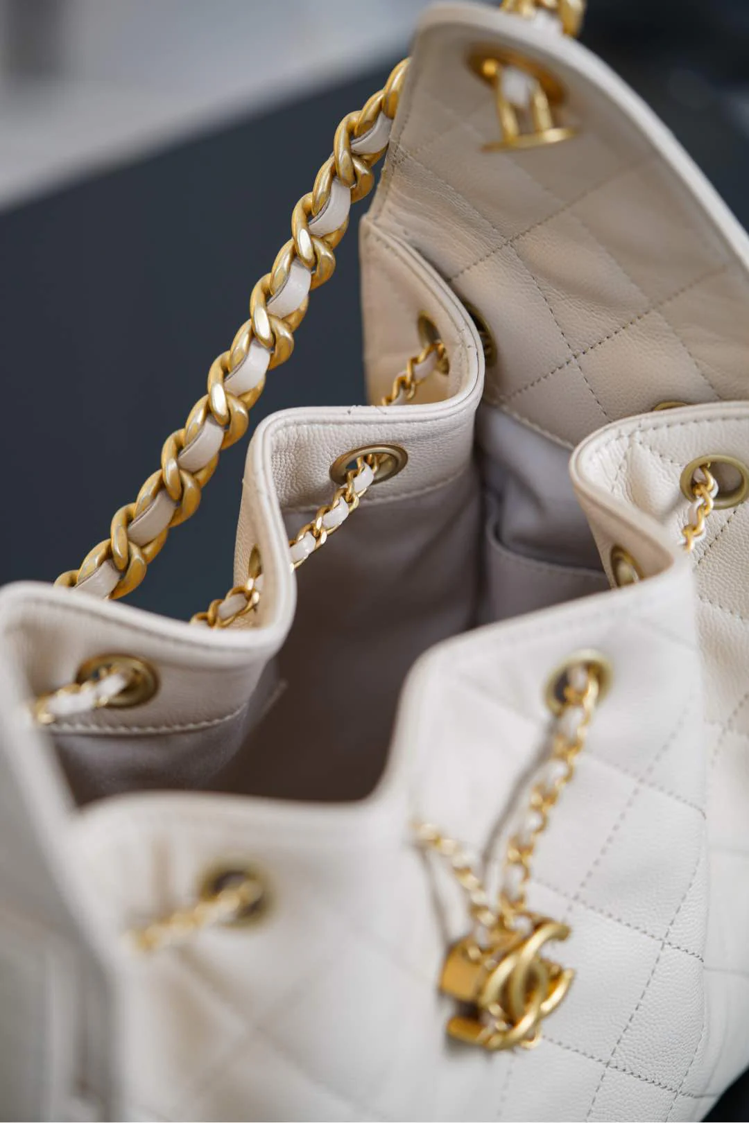 Сумка Chanel 25s 25bag Caviar Drawstring Hobo Small - Off-white