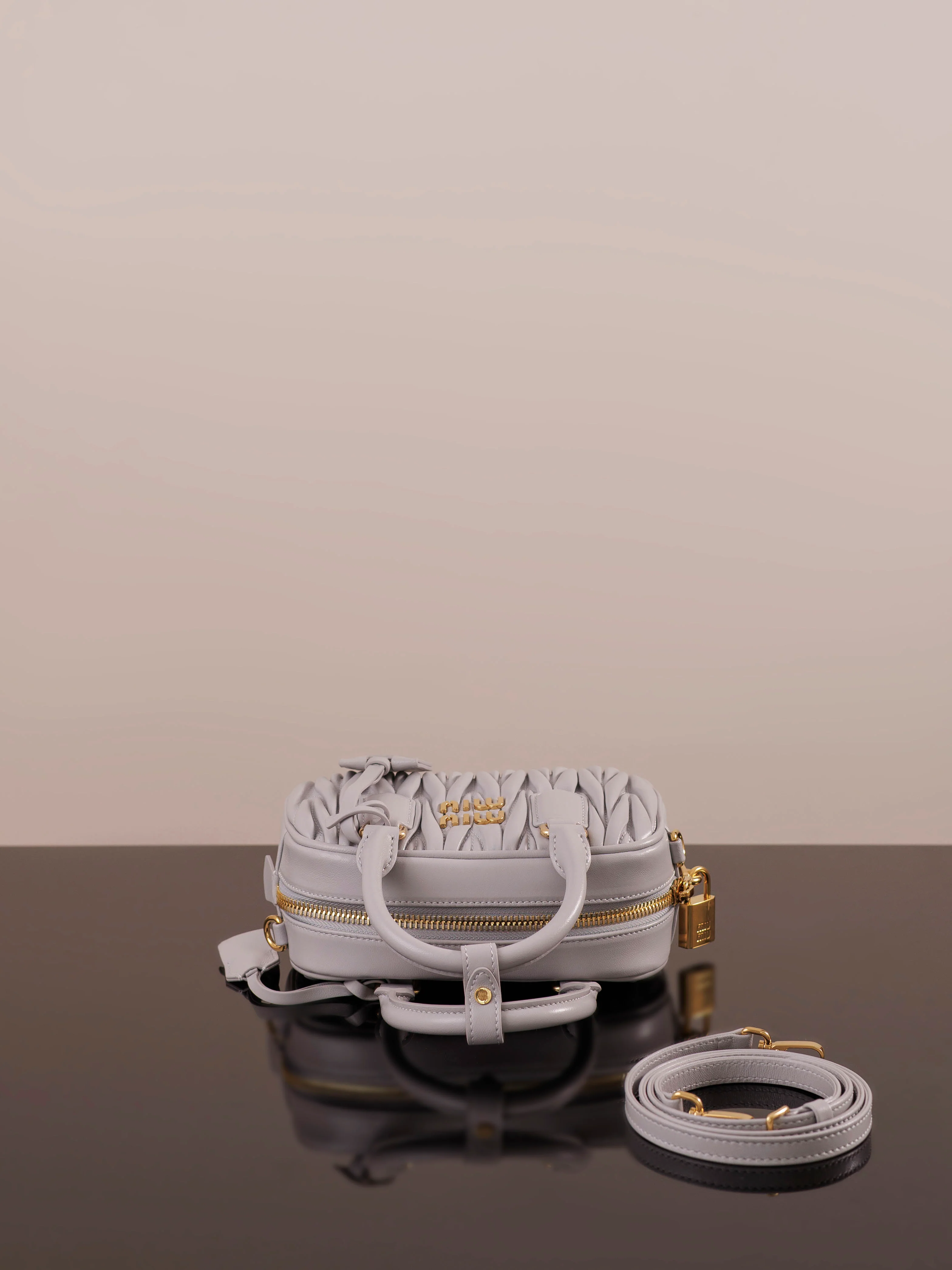 Miu Miu-5bb142m1200-??????-??????-Серый