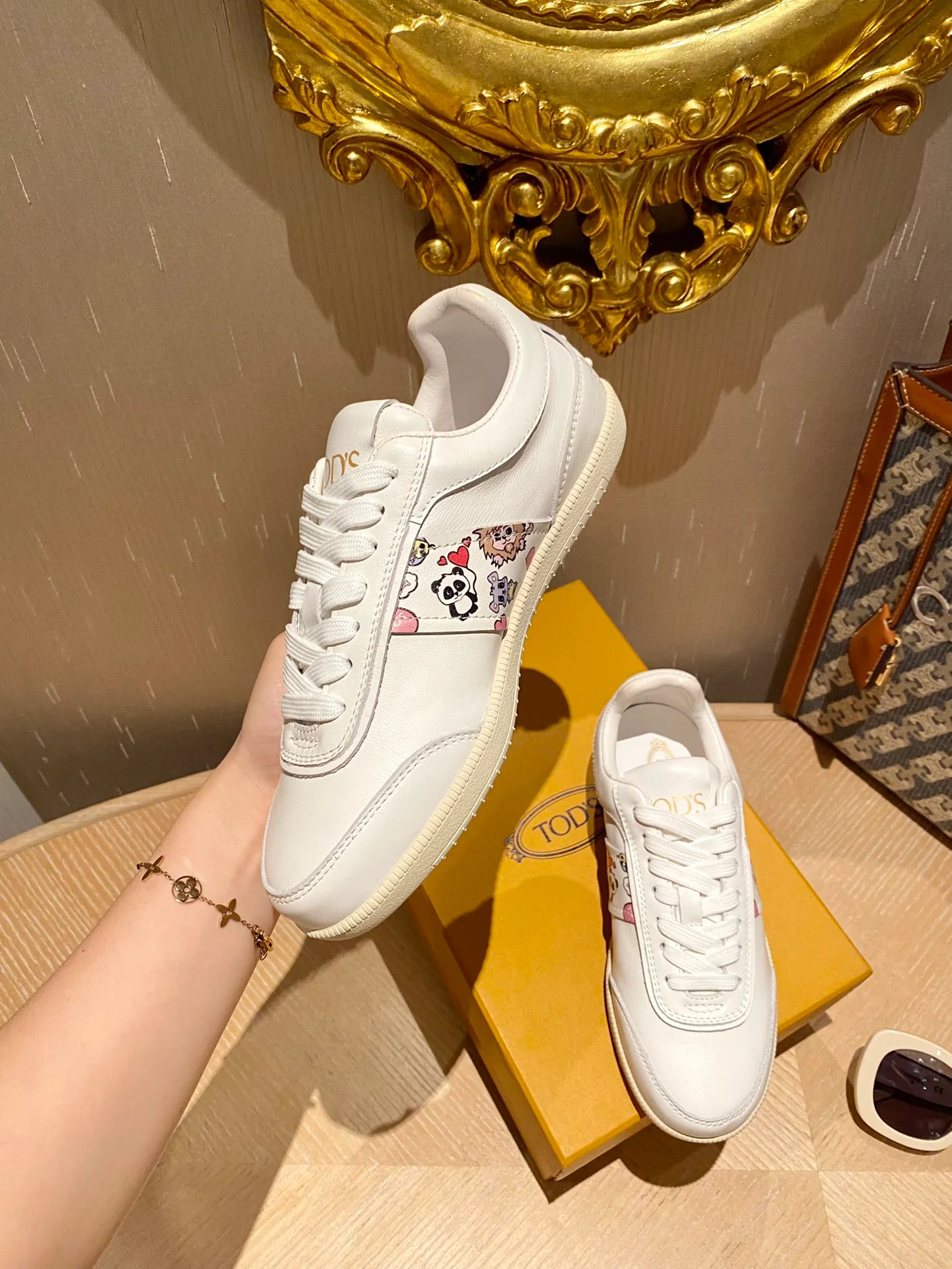 Кроссовки Tods - белые - с мультяшным рисунком - повседневная обувь