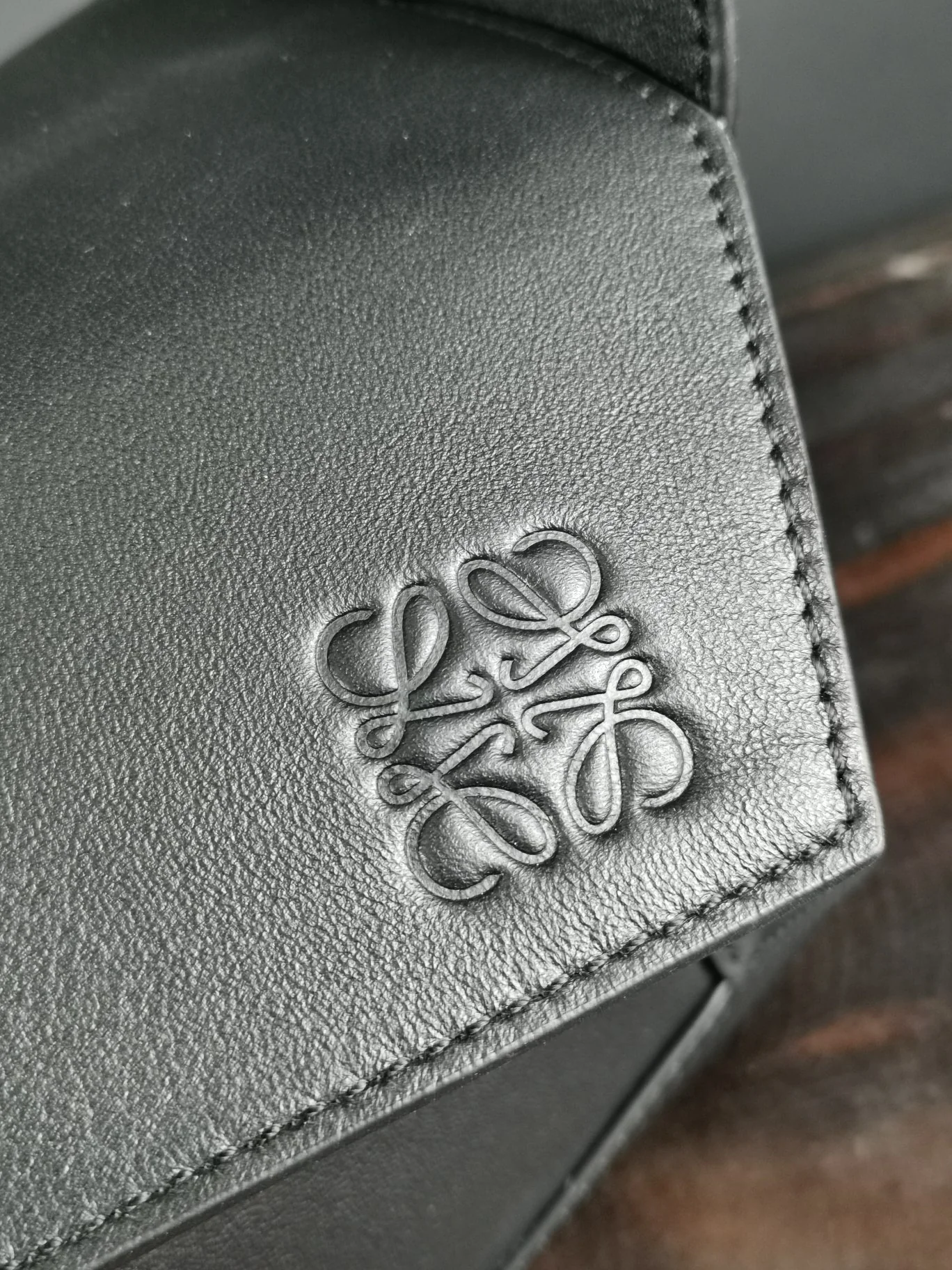 Сумка-хобо Loewe-puzzle-hobo-handbag-5