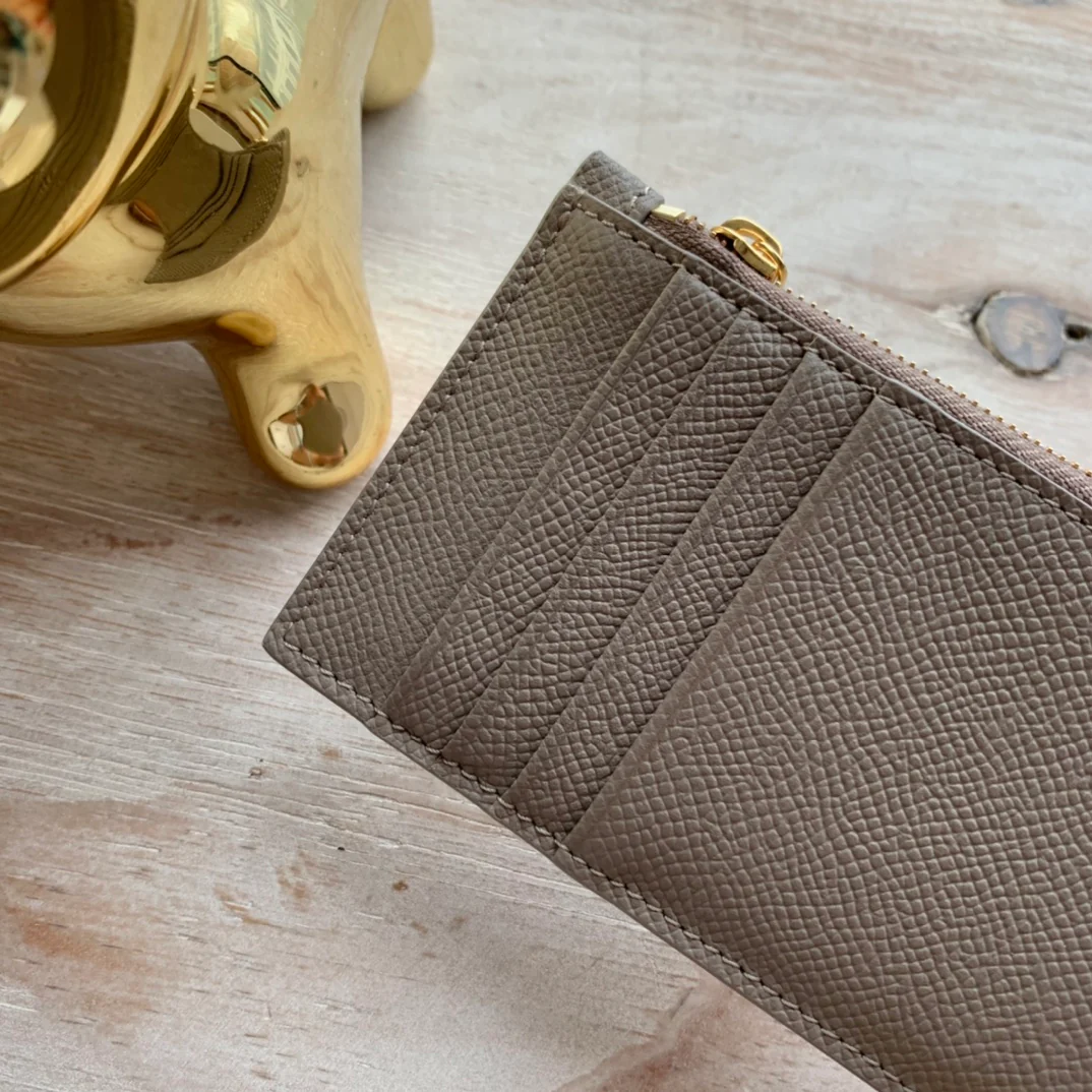 Celine 粒面小牛皮拉链卡包-卵石灰