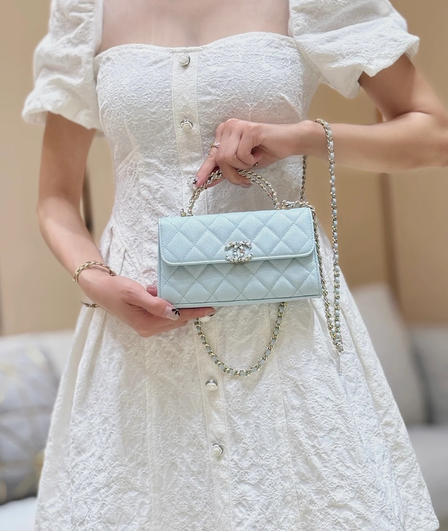 Сумка Chanel 25s Kelly Handle Bag, горизонтальный стиль, нежно-голубой.