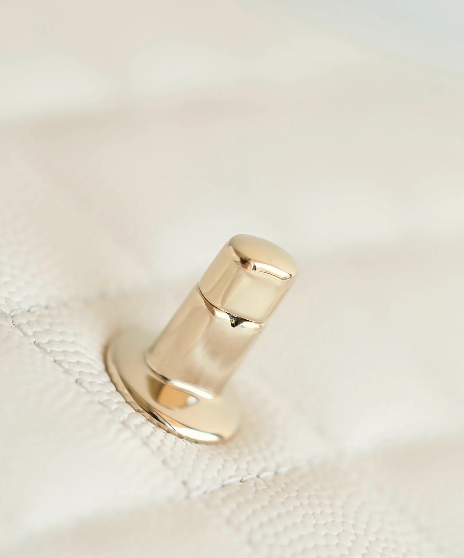 Рюкзак-мессенджер Chanel 25c - кремово-белый