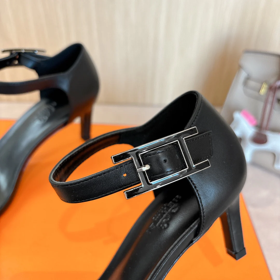 Босоножки на высоком каблуке Hermes 2024 - черные