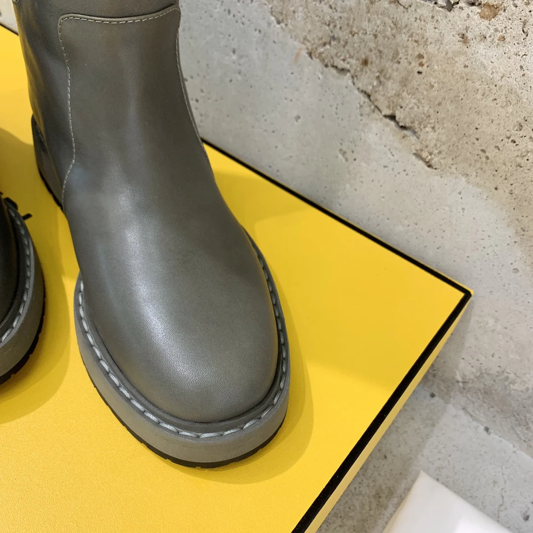 Fendi - Новинка сезона осень/зима 2022 - Сапоги для верховой езды