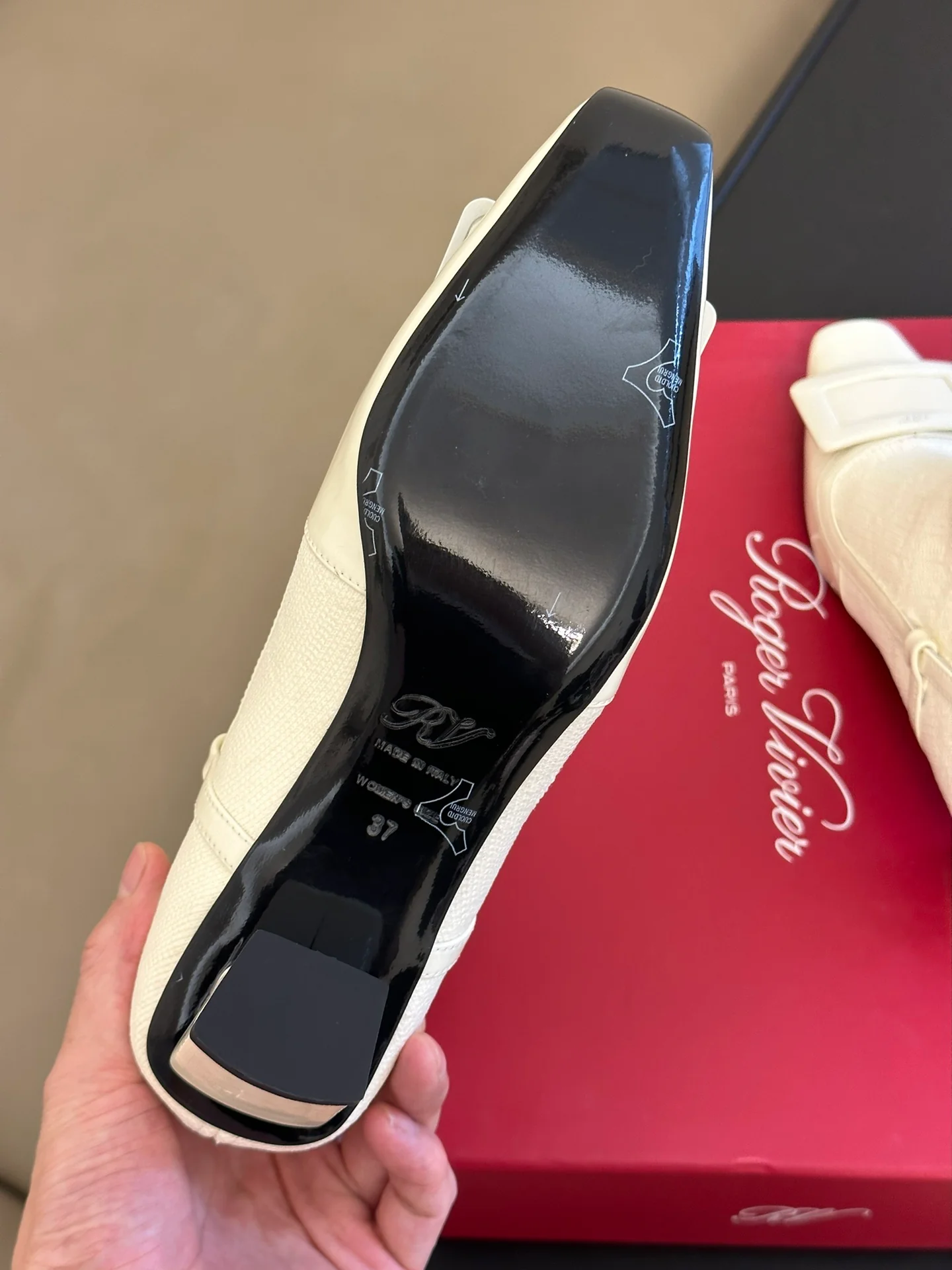 Обувь RV Shoes - Новинка сезона осень/зима 2023 - Ботильоны-носки на высоком каблуке с квадратным носком - Белые