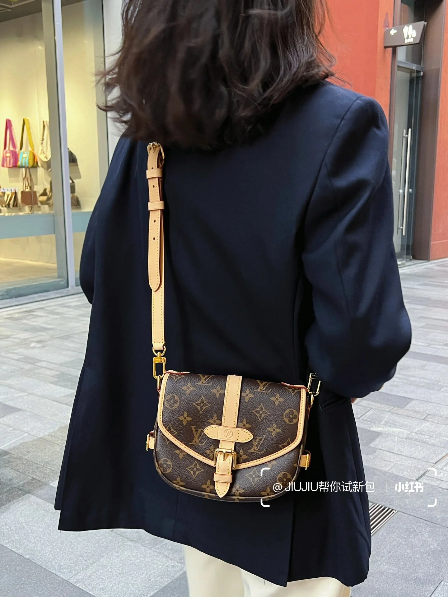 m46740-LV-saumur-bb-handbag/crossbody bag