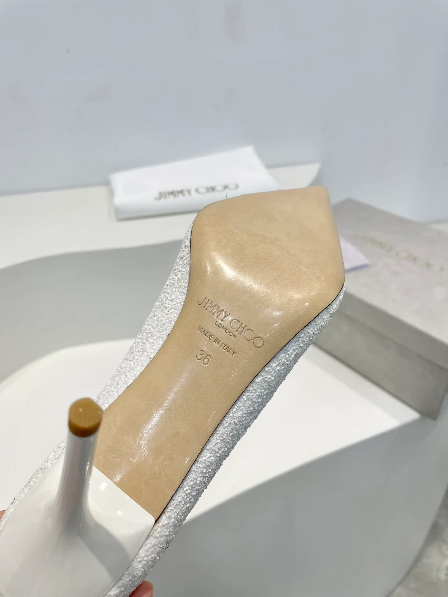 Туфли-лодочки Jimmy с острым носком на шпильке - белые