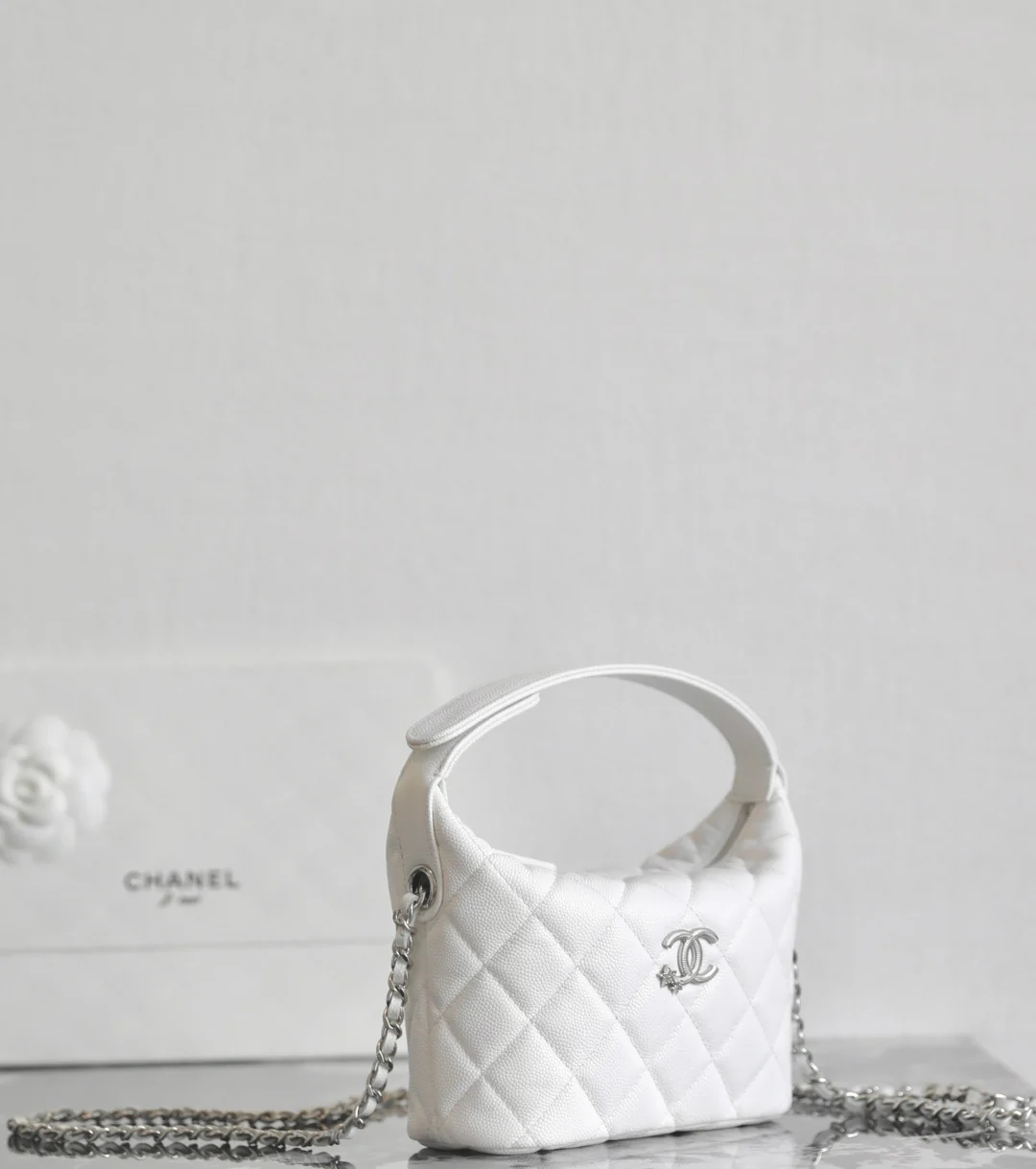 Сумка-ланчбокс Chanel - белая пряжка с бриллиантом