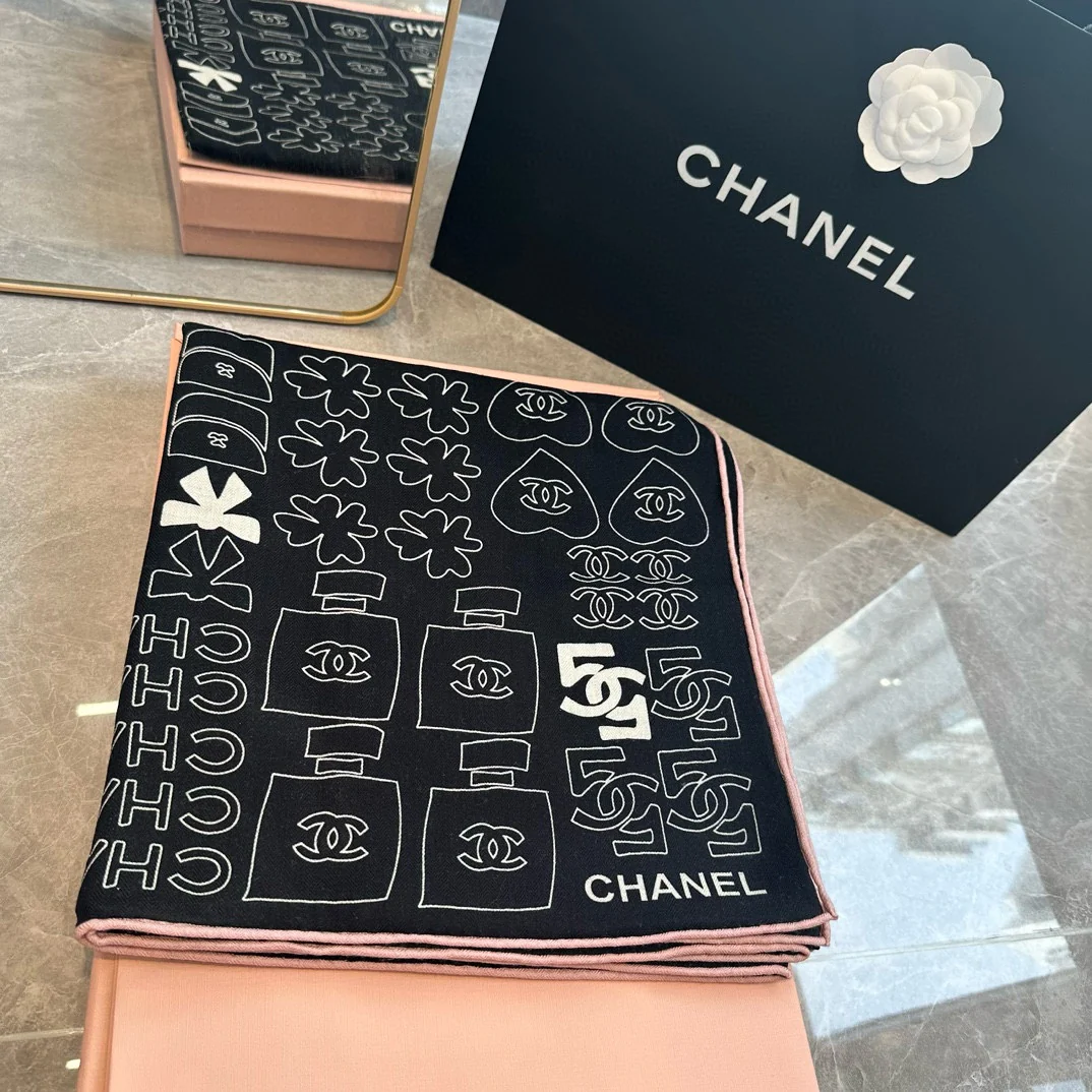 Классический бархатный шарф Chanel Camellia 2024 года - 140-140