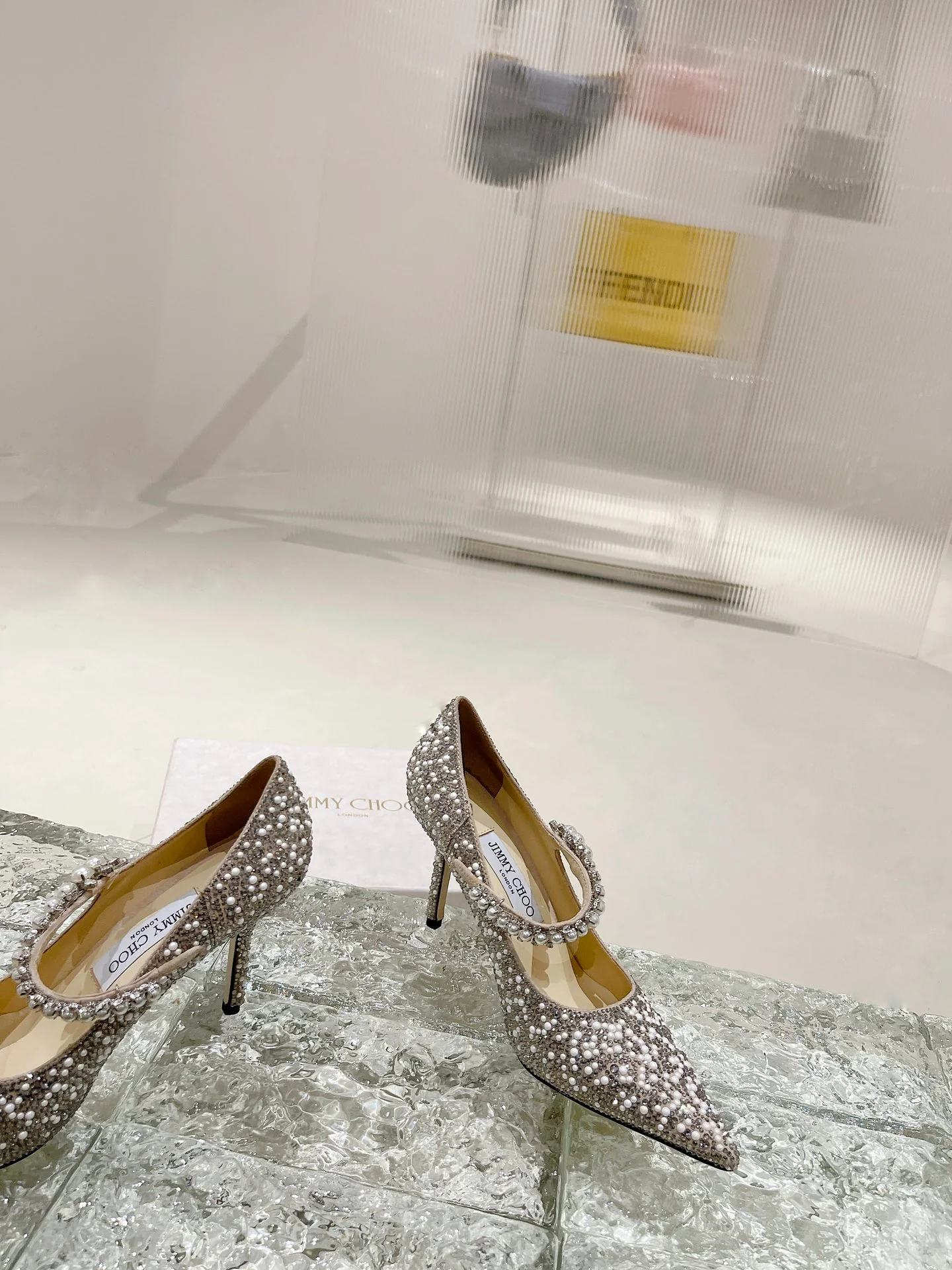 Туфли на высоком каблуке Jimmy с острым носком и жемчужной отделкой - 8-5 см - серебристые