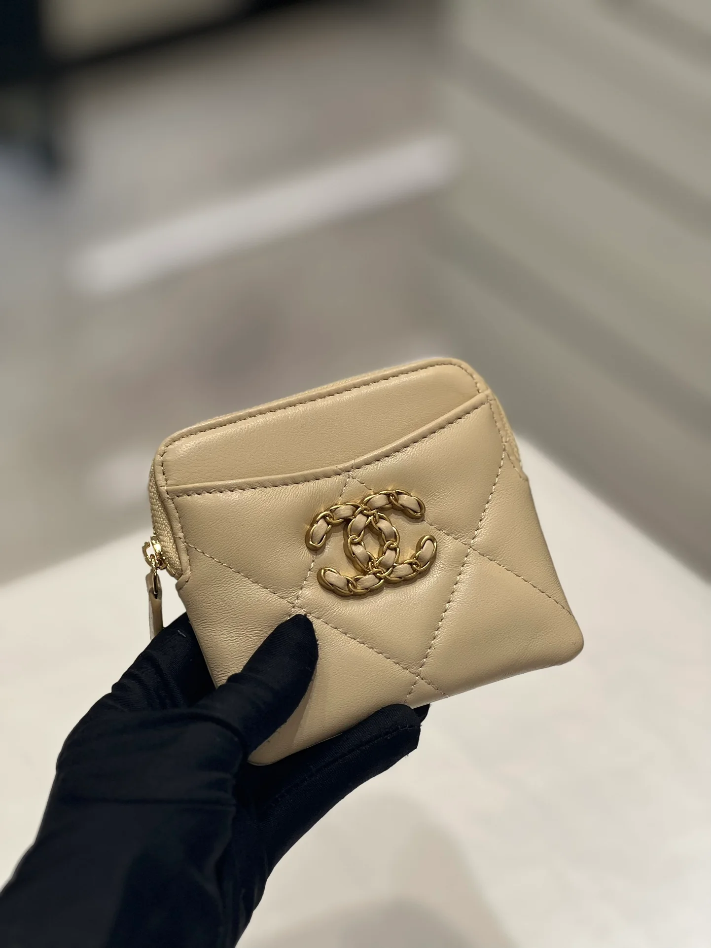 Кошелек-кардхолдер Chanel 19 Series - Toast на молнии - бежевый